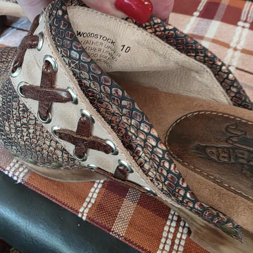 Snakeskin Pattern Shoes - Picture 5 of 6